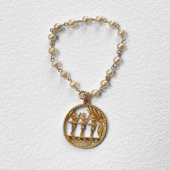 60s Ballerina Faux Pearl Charm Bracelet Tiny Dancer Rhinestone Balletcore Chain - Picture 5 of 7